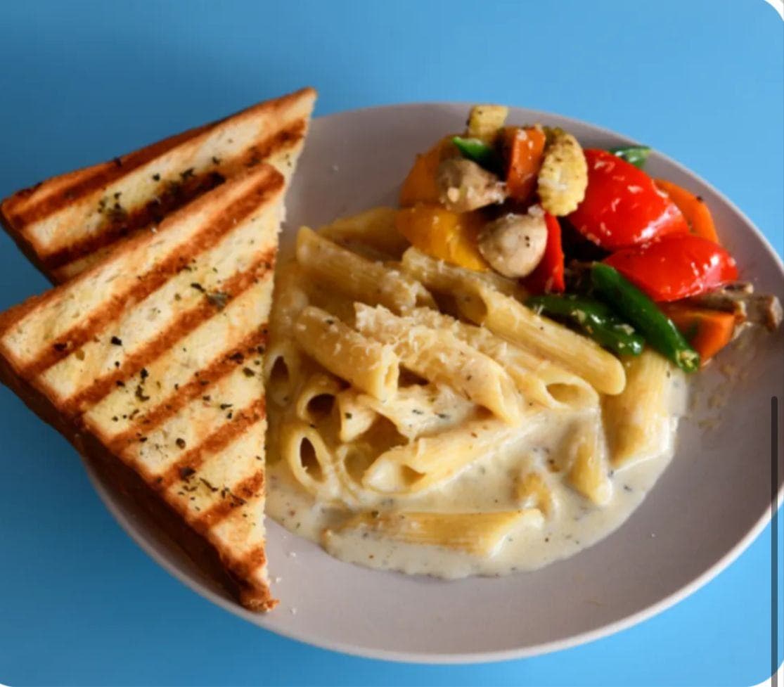 Alfredo Penne Pasta Veg