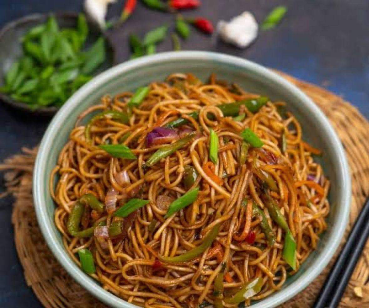 Chilli Garlic Noodles Veg