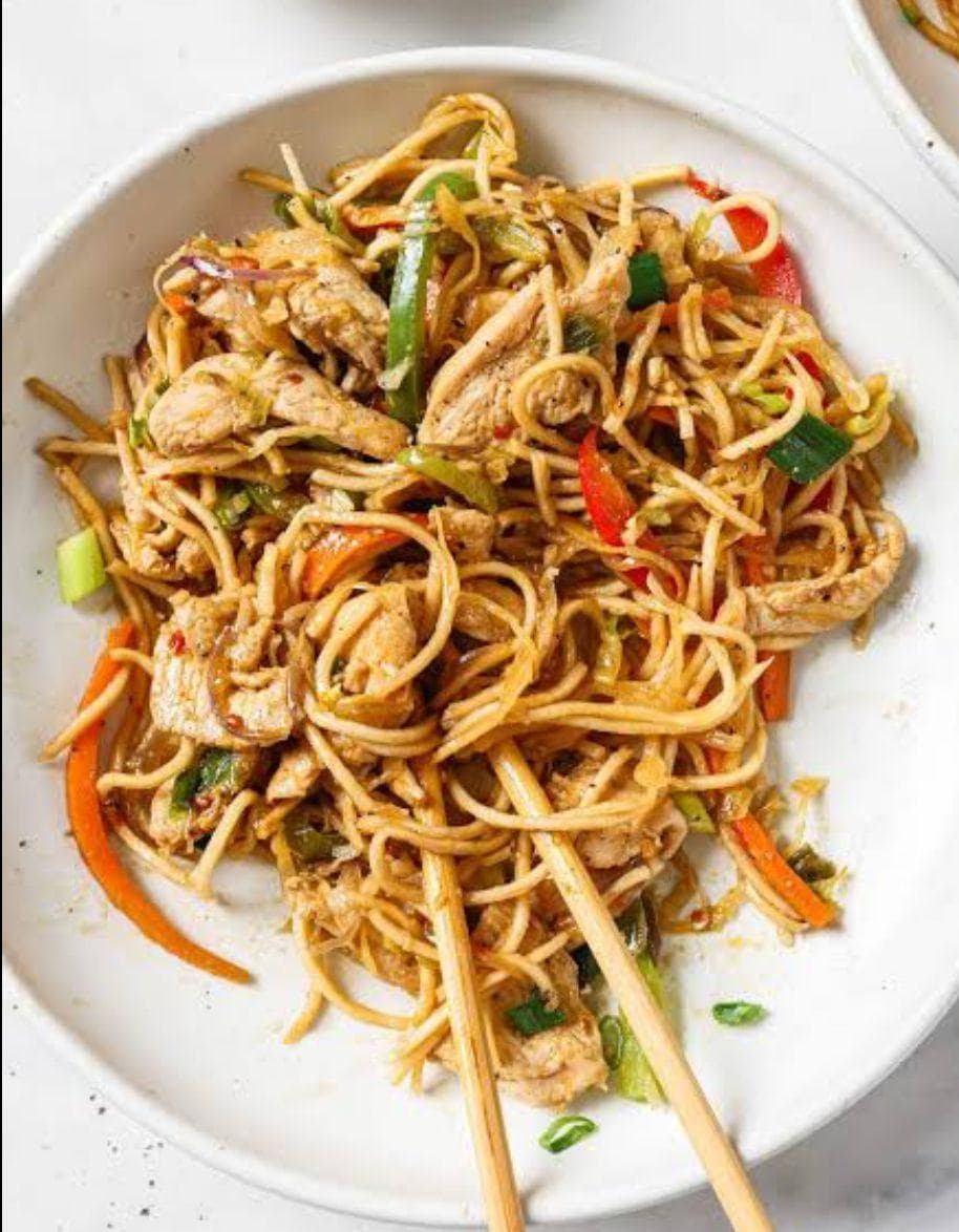 Hakka Noodles Chicken